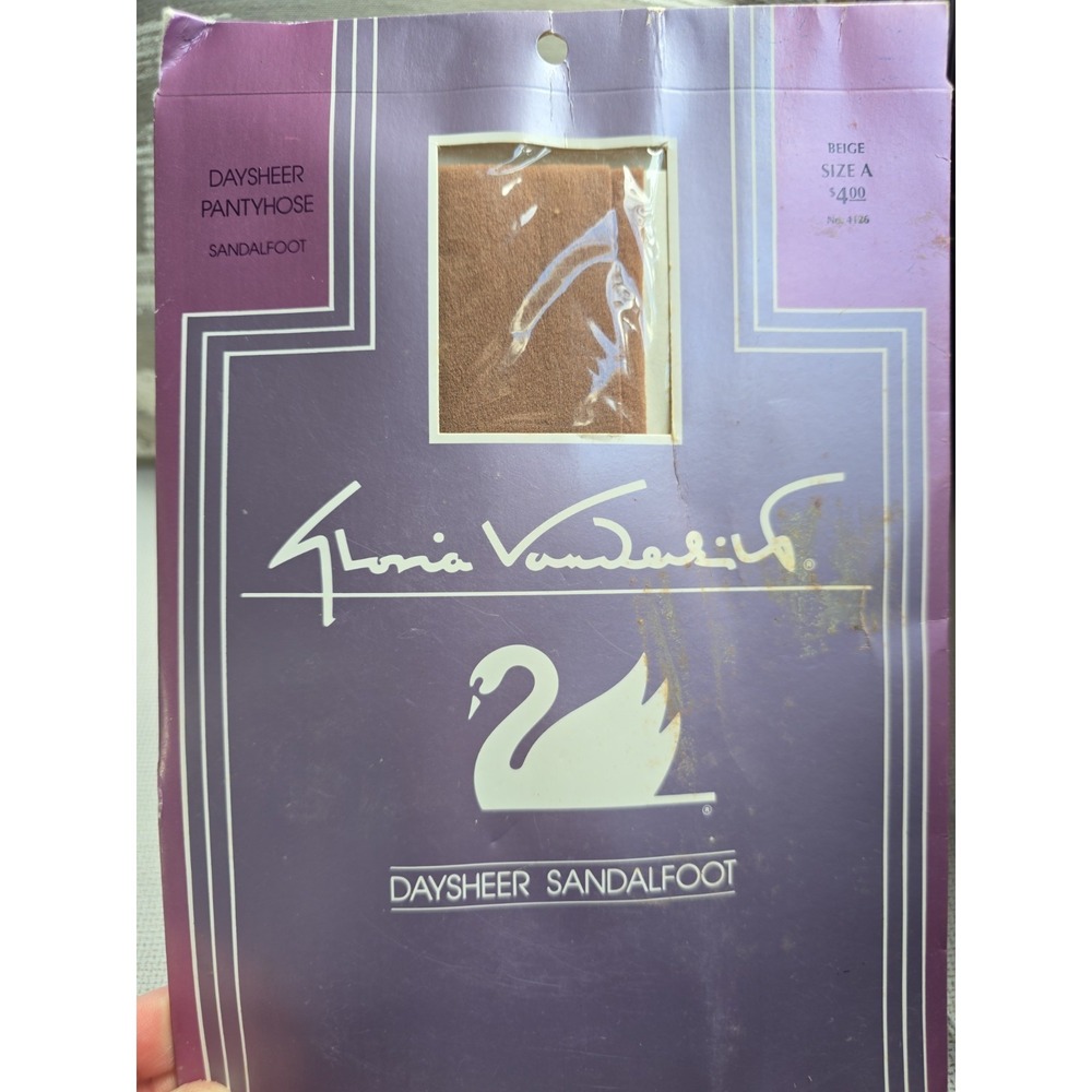 1 Pair Gloria Vanderbilt Pantyhose Size A Daysheer Sandalfoot Beige Vtg. USA.‎